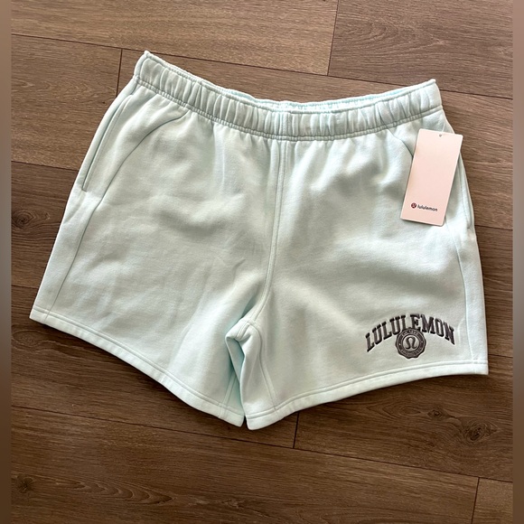 NWT Lululemon Light Blue Scuba Shorts Size XL 7 inch inseam